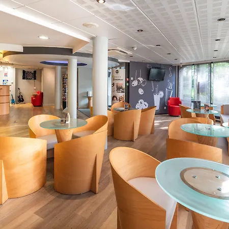 Centre Rive Gauche Готель 3*