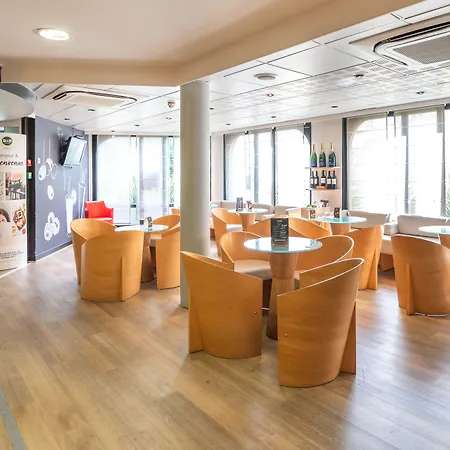 Centre Rive Gauche 3*