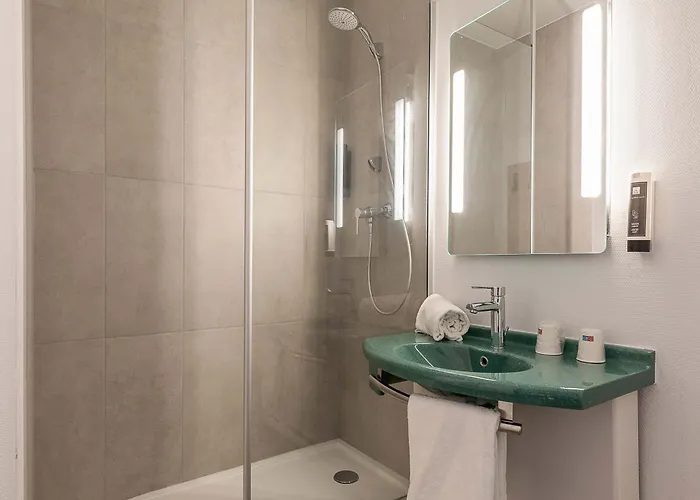 Centre Rive Gauche 3*