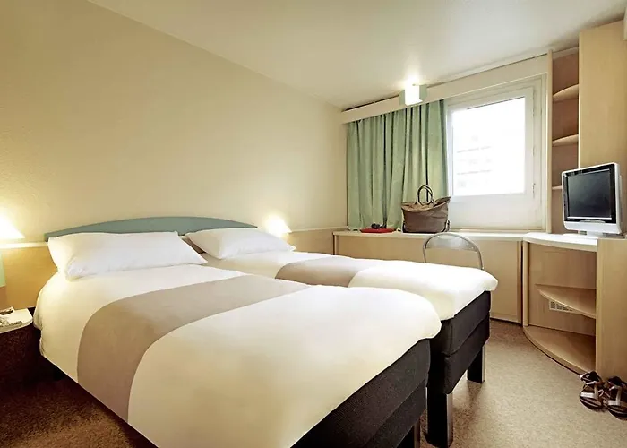 Отель Centre Rive Gauche Руан